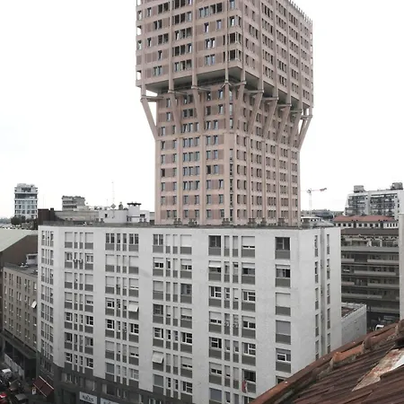 Comecasa 2 Bedrooms 450mt From Duomo 公寓 *