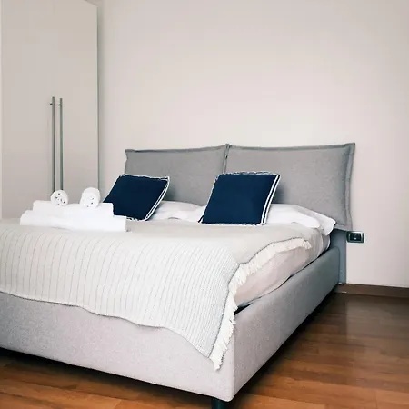 Comecasa 2 Bedrooms 450mt From Duomo 米兰
